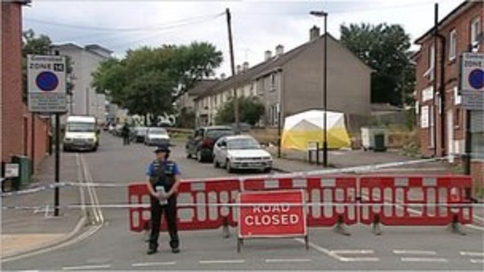 Murder Probe After Man Found Dead In Southampton Street - BBC News