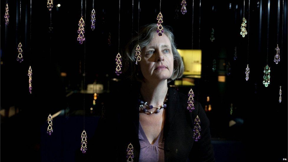 Jackie Keily, Museum of London curator looks at Amethyst briolette pendants included in the Cheapside Hoard