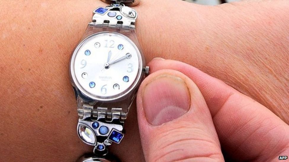 Clocks go back one hour BBC Newsround