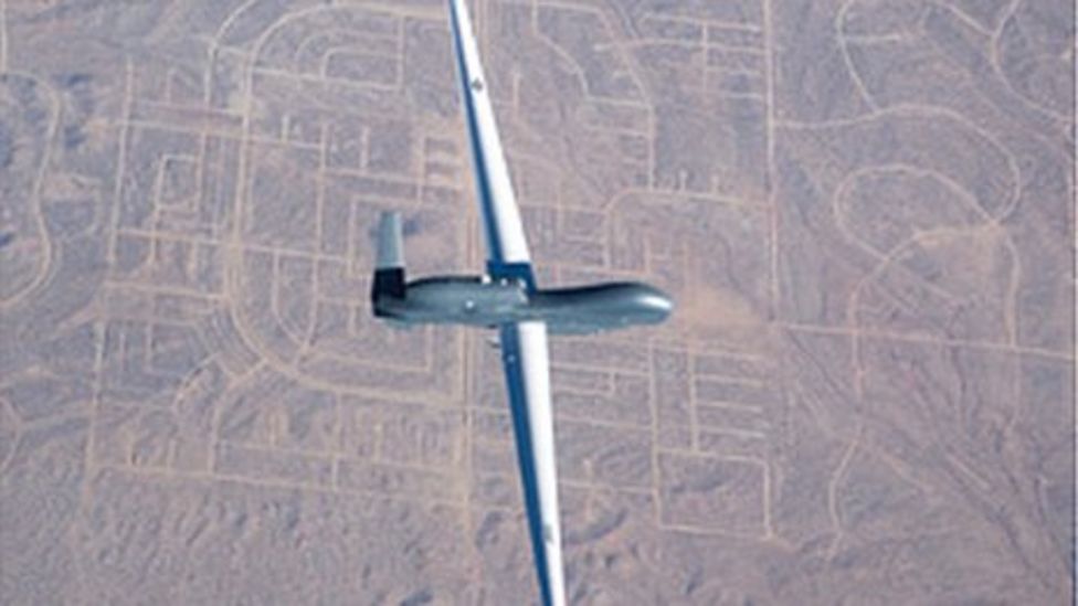 Drones: A rare glimpse at sophisticated US spy plane - BBC News