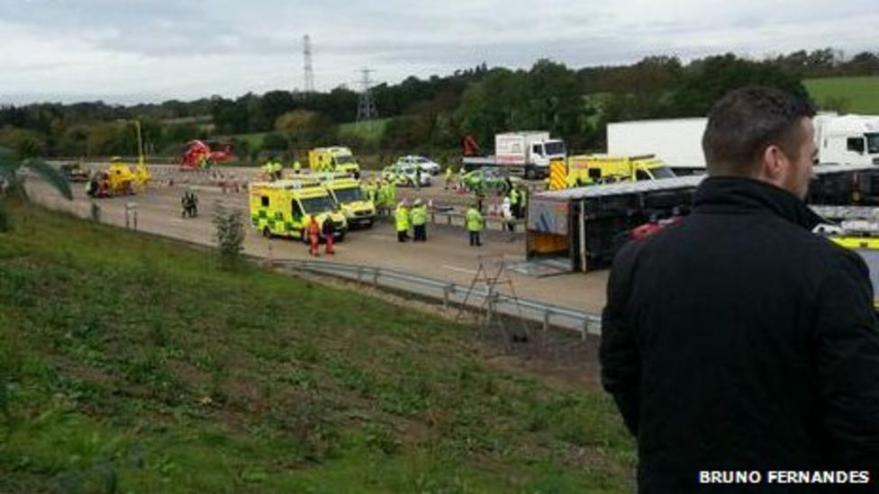 Lorry driver arrested over M25 Potters Bar crash BBC News