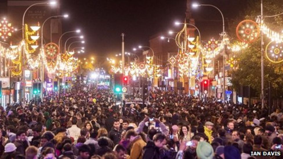 Leicester Diwali celebrations draw large crowds BBC News