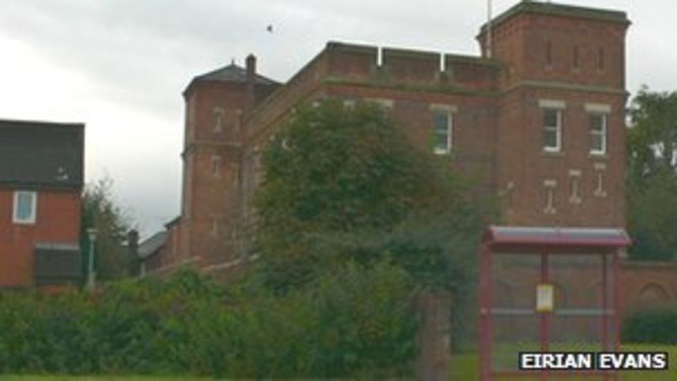 Royal Welsh ends tradition at Hightown Barracks, Wrexham BBC News