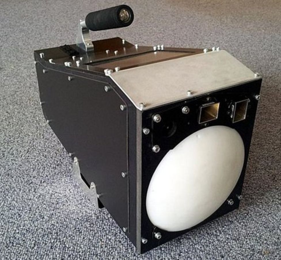 Portable scanner to detect concealed weapons BBC News