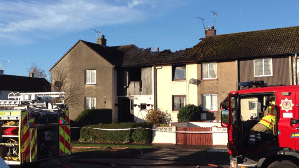 Fire at Dumfries flats leads to evacuation - BBC News