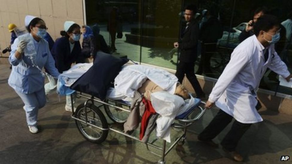 China oil pipe blast: Qingdao pipeline blast 'kills 44' - BBC News