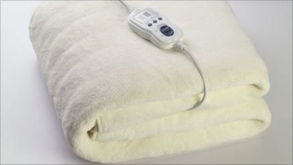 Use electric blankets to keep warm, says Conservative peer BBC News