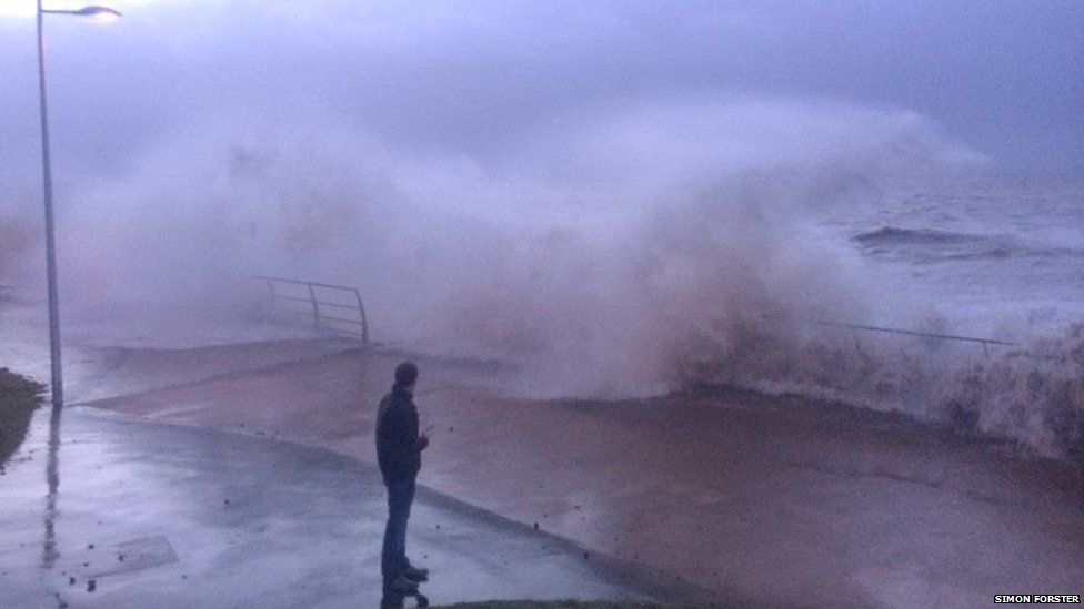 Waves in Swansea Bay