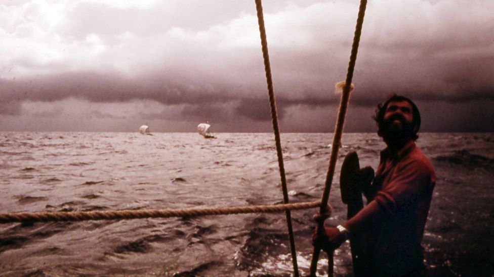 In pictures: The longest ever raft journey - BBC News