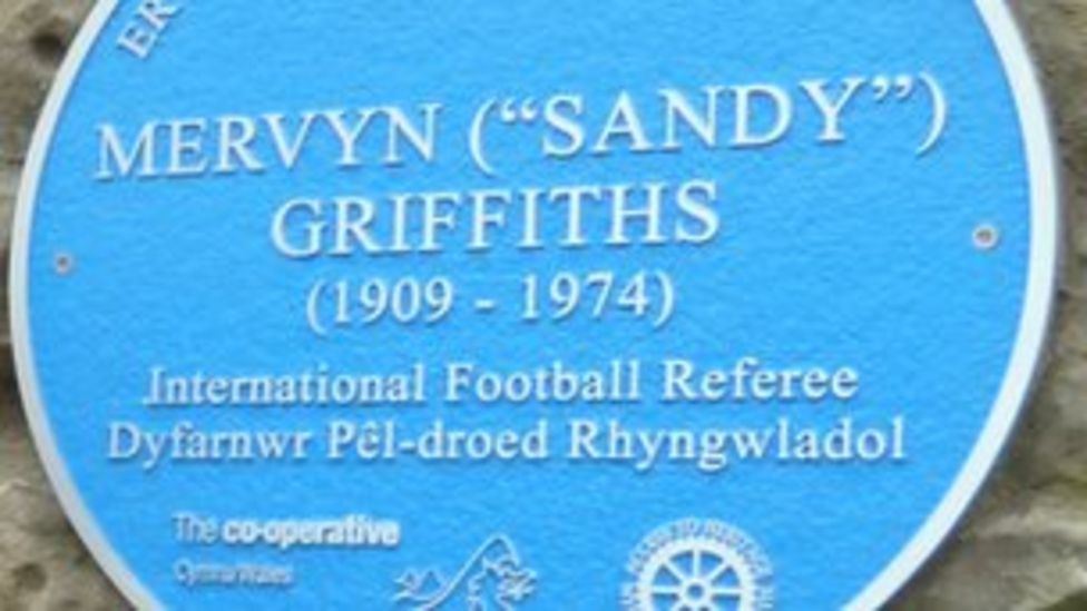 Referee Mervyn Griffiths remembered with blue plaque BBC News