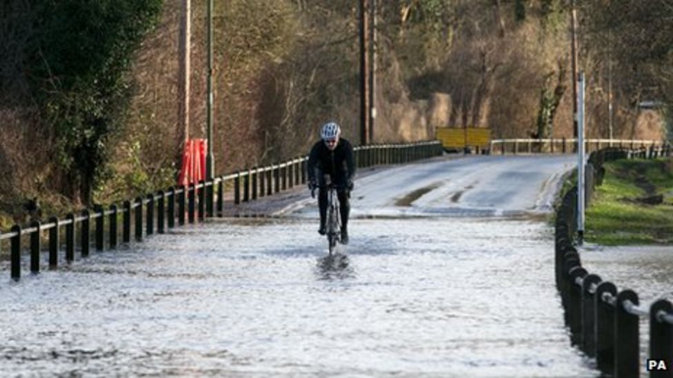 Renewed Flooding Hits Coastal Towns In Devon And Cornwall Bbc News