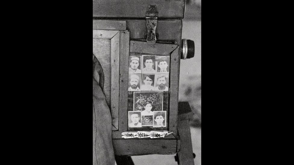 Display frame of Izzat Ullah’s box camera. Peshawar, 2012.