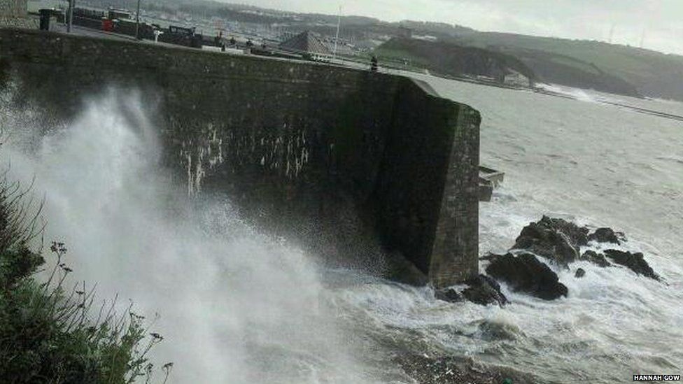 Pictures: Devon coast battered by storm - BBC News