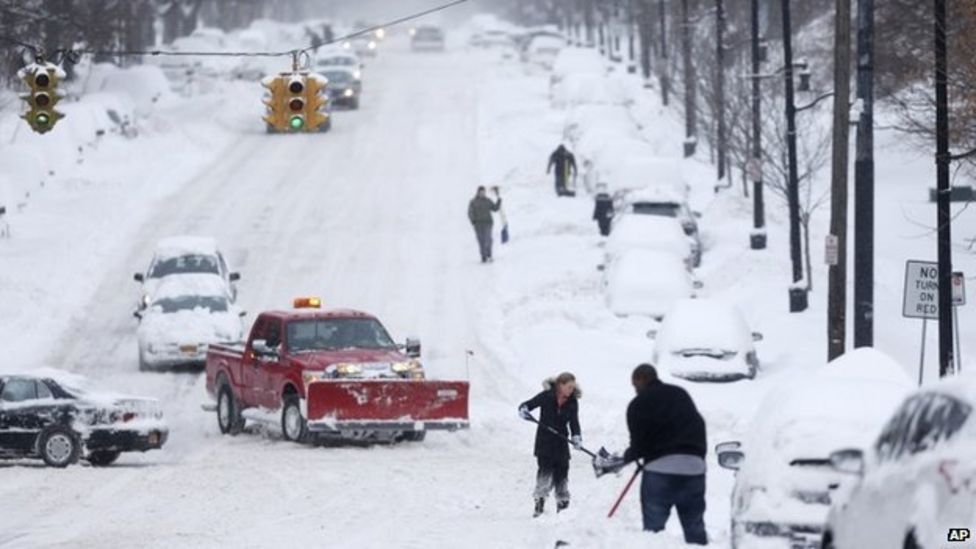 US Killer Winter Storm Marches North - BBC News