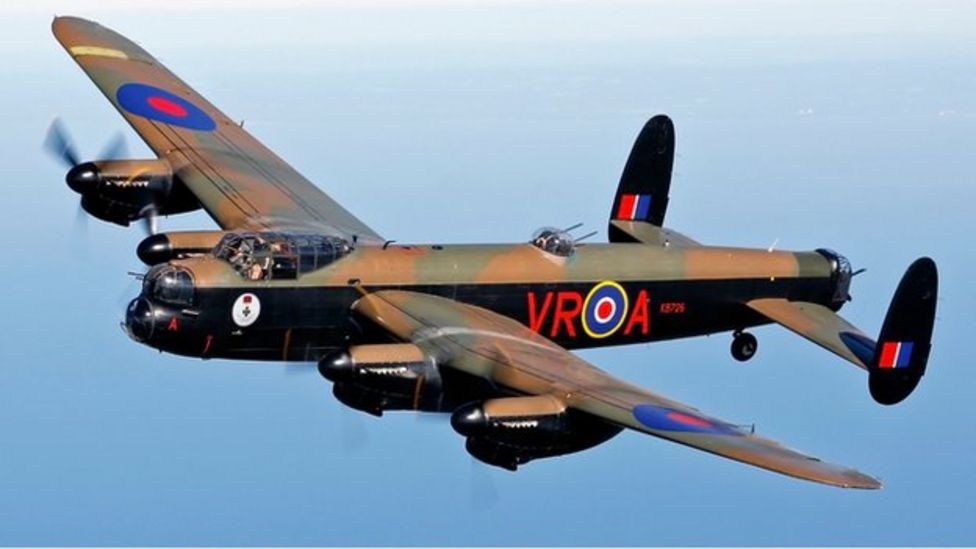 Lancaster bombers to fly together on UK summer tour - BBC News