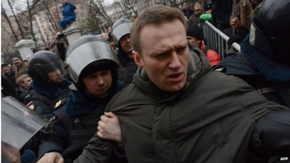 Russia Opposition Leader Alexei Navalny Under House Arrest Bbc News 3951