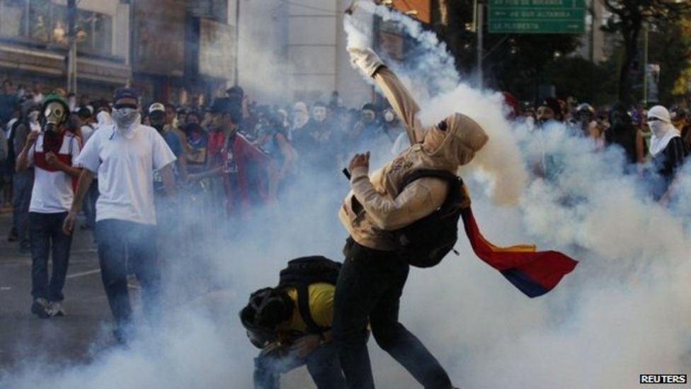 Venezuelan opposition keeps protests despite carnival season BBC News