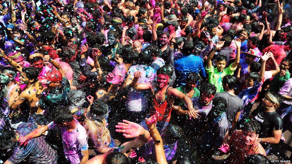 Pictures: Colourful Holi celebrations in India - BBC Newsround