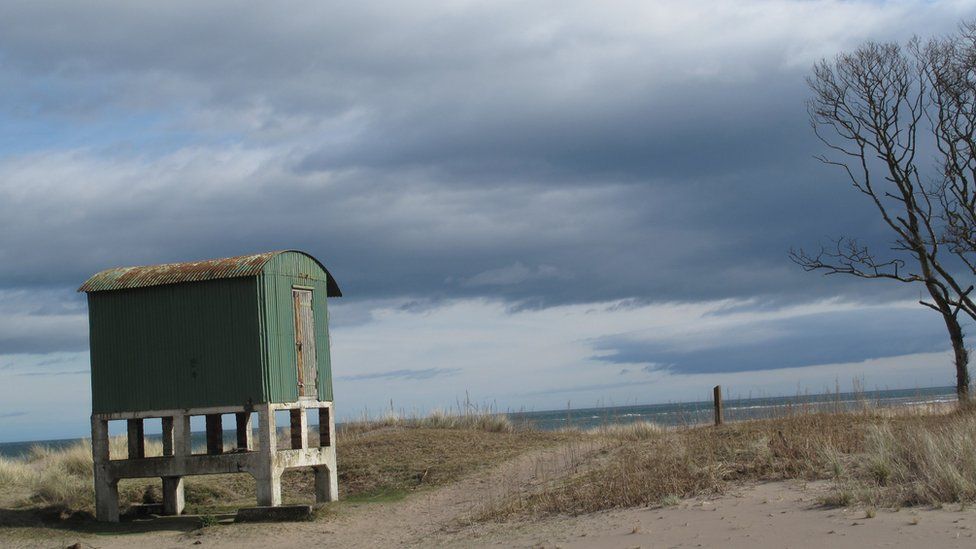 Hut on Tentsmuir beach