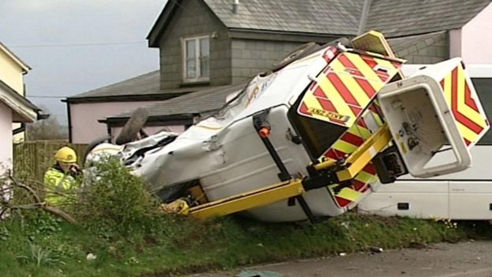 Holsworthy Beacon school bus crash witness appeal BBC News