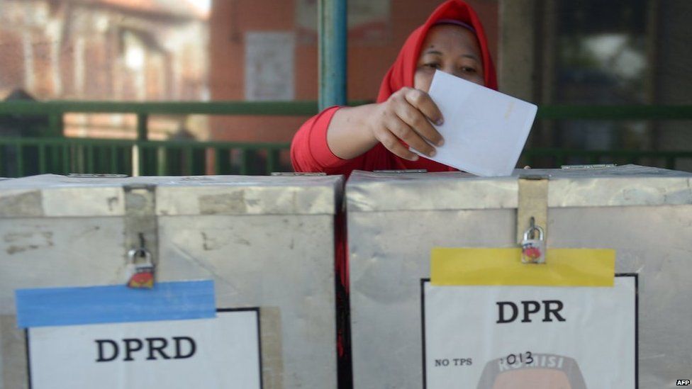 In pictures: Indonesia parliamentary elections - BBC News