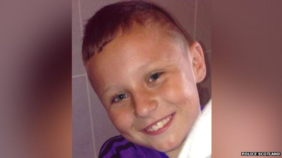 Billy Hughes, 10, dies after 'rope swing' accident in Glasgow BBC News