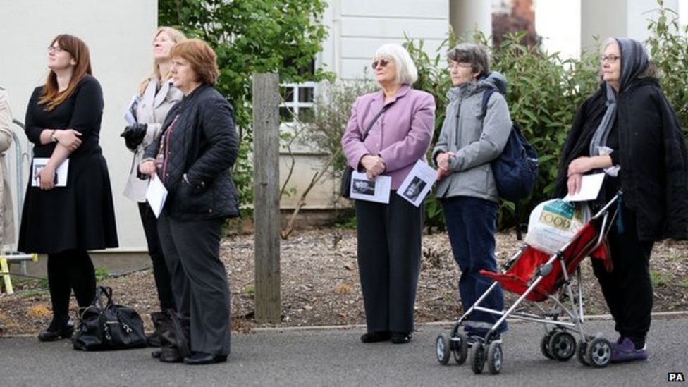 Sue Townsend's funeral is held in Leicester - BBC News