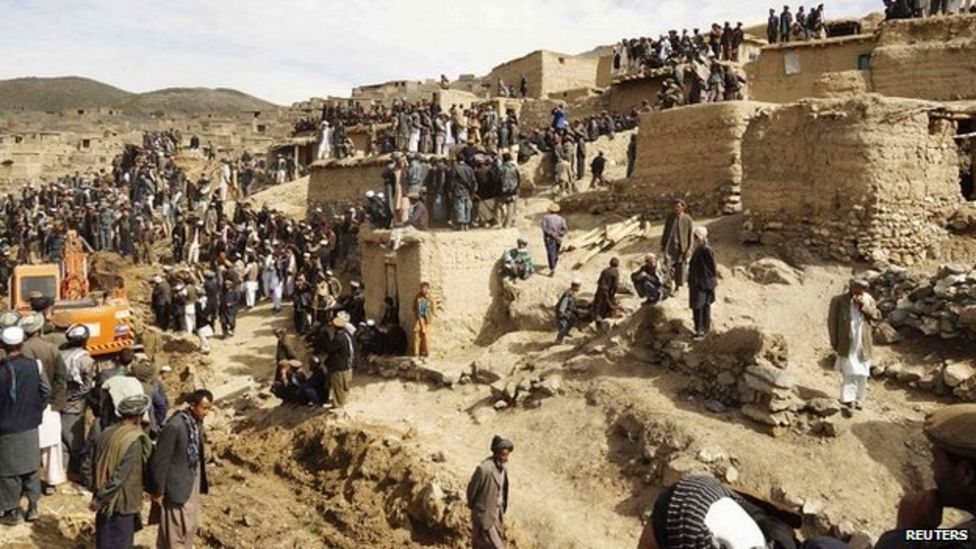 Afghanistan landslide: Day of mourning declared - BBC News