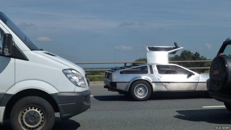 DeLorean car