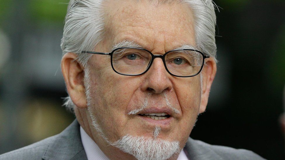 Rolf Harris arriving at Southwark Crown Court on 9 May 2014