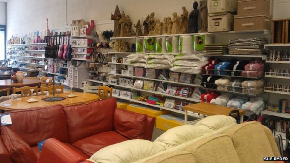 Sue Ryder charity shop to use homeless volunteers BBC News