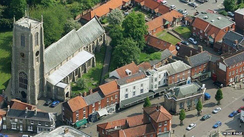 Fakenham fire Five families made homeless BBC News