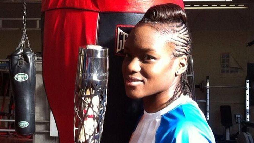 In pictures Queen's Baton Relay visits Leeds BBC News