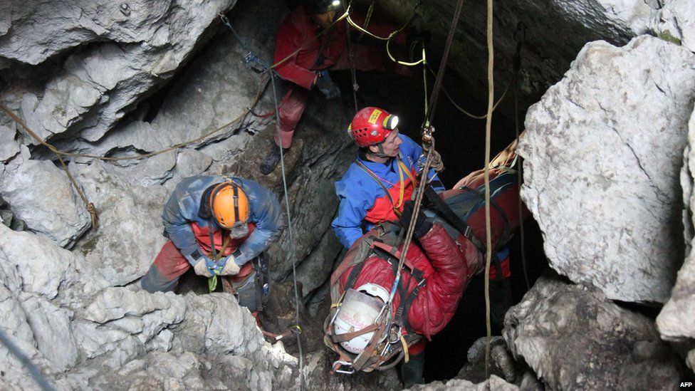 In pictures: German caver rescued - BBC News