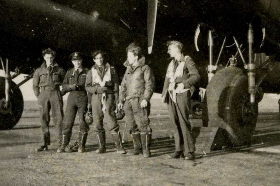 Site of WW2 Lancaster crash marked with plaque in Crowland BBC News