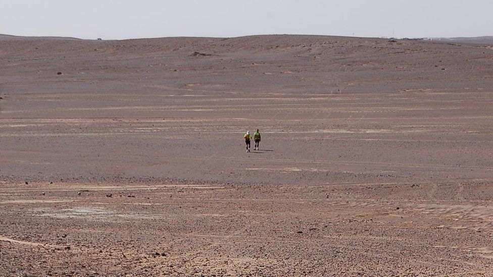 Marathon des Sables: 156 milltir, dros chwe diwrnod yn anialwch y Sahara