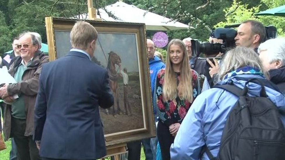 Antiques Roadshow Hundreds head for Hillsborough BBC News