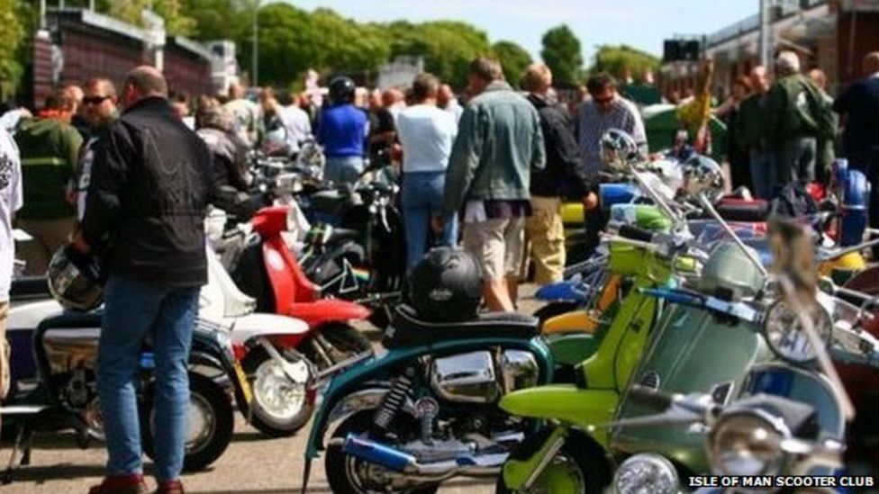 Hundreds of scooter riders on Isle of Man for rally BBC News
