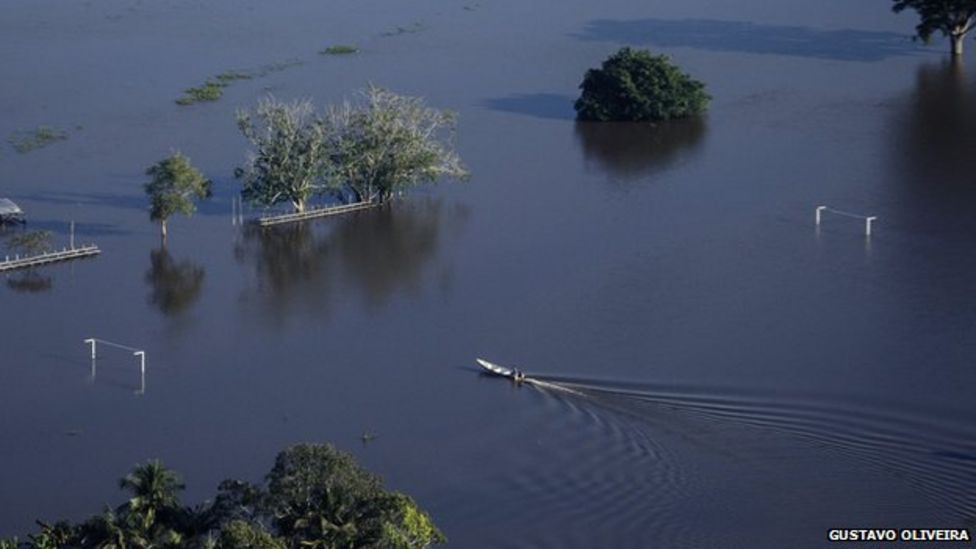 Record floods in Brazil bring chaos to Amazon towns BBC News