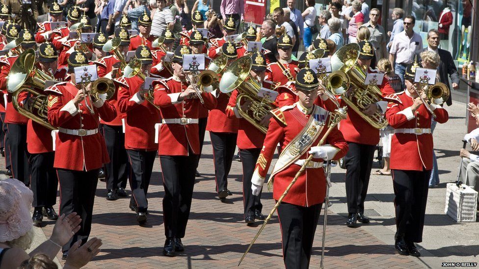 In pictures Royal Anglians march through Bedford BBC News