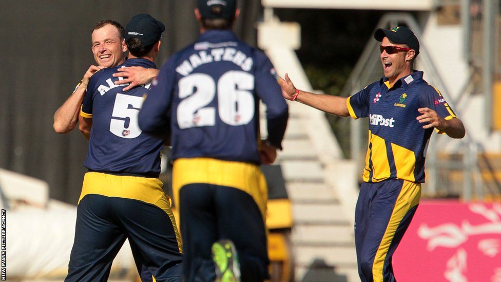 Glamorgan players congratulate Graham Wagg after he claimed the wicket of Michael Klinger in the T20 Blast match against Gloucestershire in Cardiff.