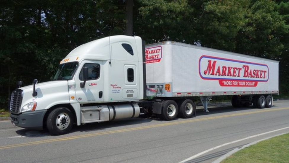 Market Basket Workers risk it all for their boss BBC News
