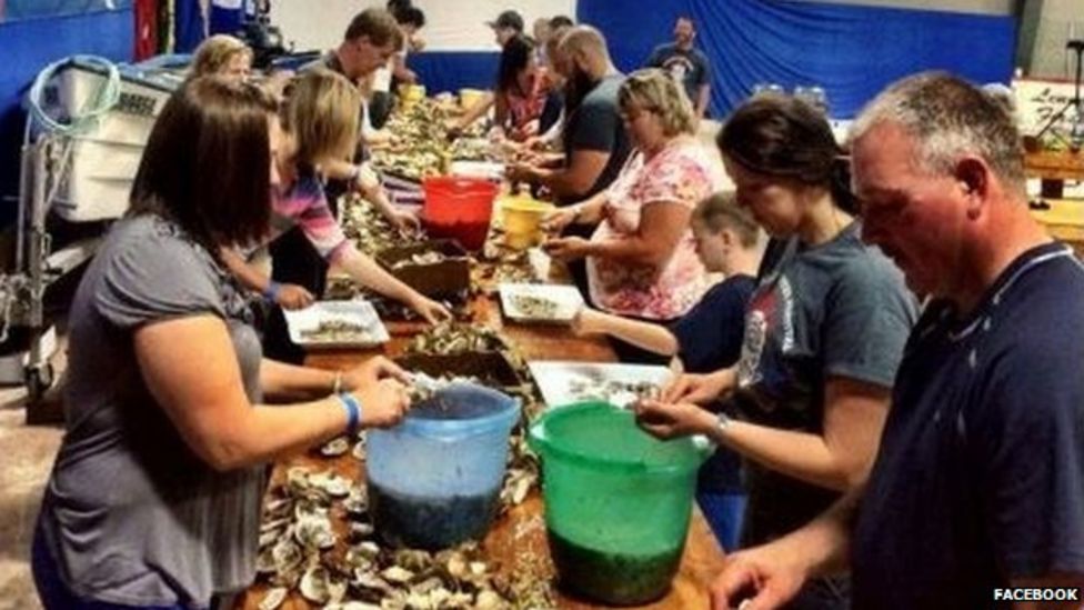 Canada Oystershucking record at Tyne Valley festival BBC News