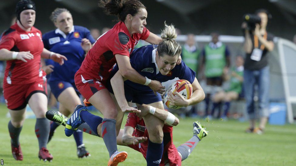 Wales began their Women's Rugby World Cup campaign with a 26-0 defeat by hosts France.