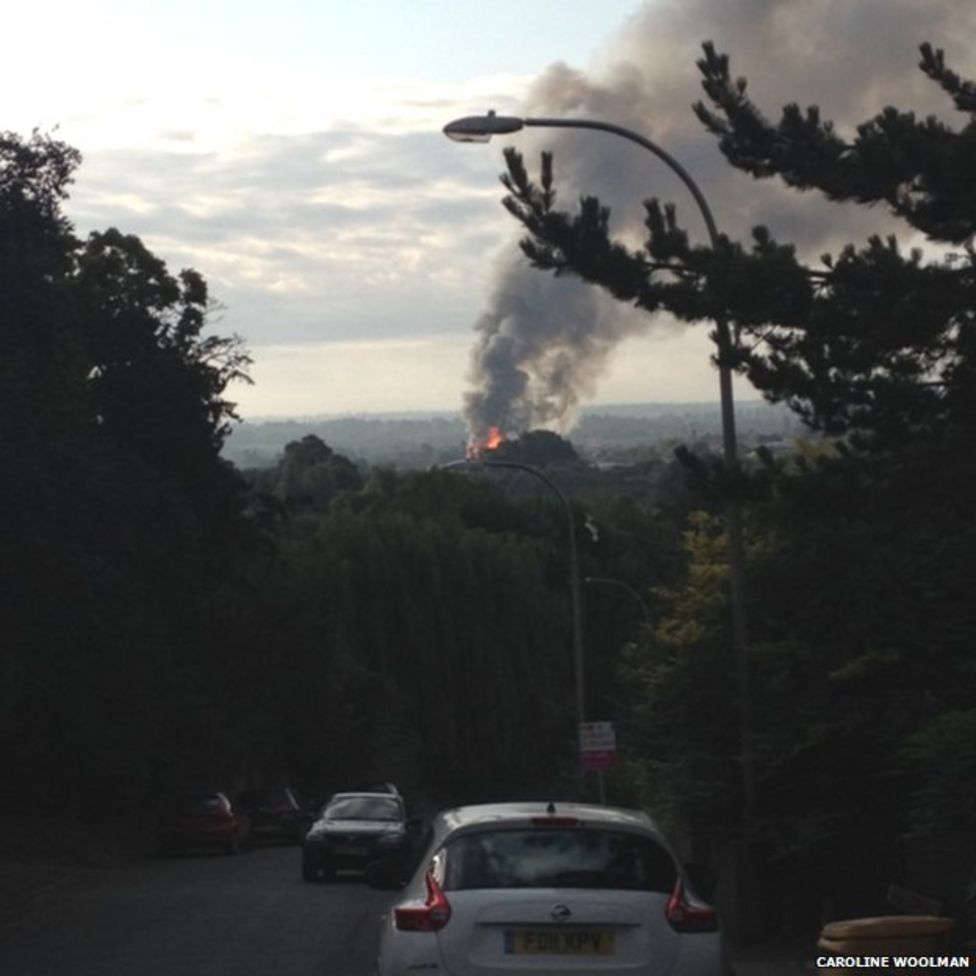 Leicester factory fire forces evacuation of hundreds of homes BBC News