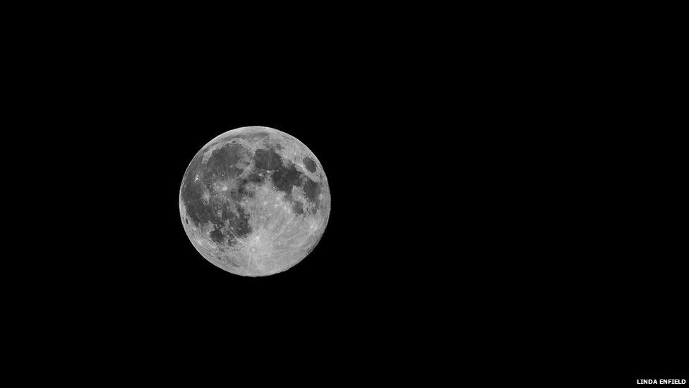 Supermoon above Shawford, Winchester, UK