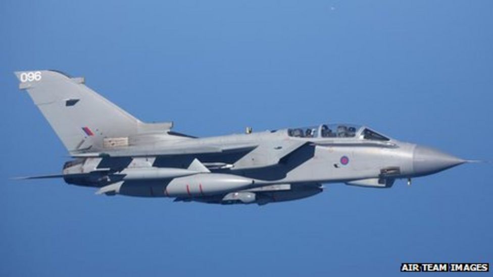 Iraq crisis: RAF Tornados to be ready to join aid effort - BBC News