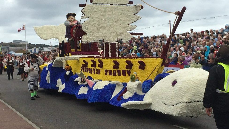 Thousands enjoy Jersey Battle of Flowers BBC News