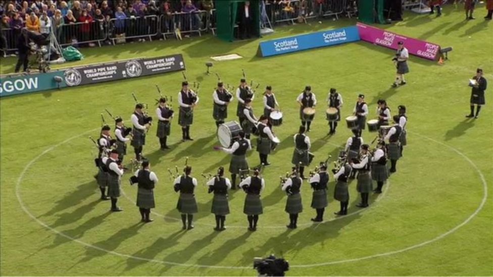 World Pipe Band championships in Glasgow watched by thousands BBC News