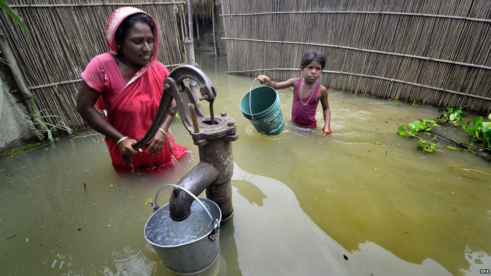 In pictures: Nepal and India floods - BBC News